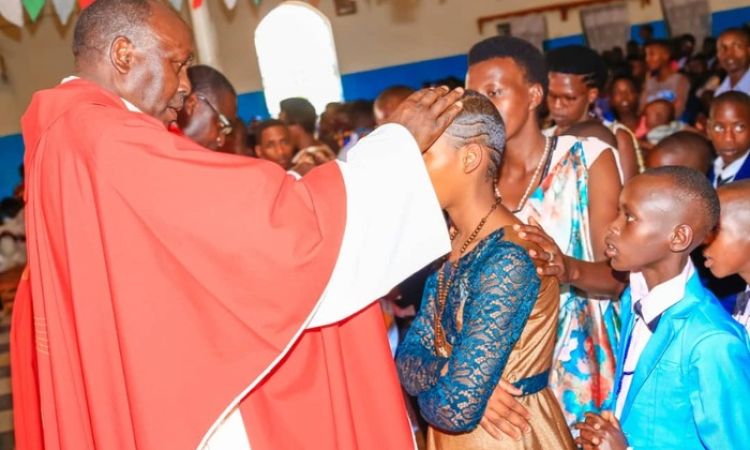 PAROISSE CANKUZO : 428 NOUVEAUX TEMOINS DU CHRIST MARQUES DU SCEAU DE L’ESPRIT SAINT